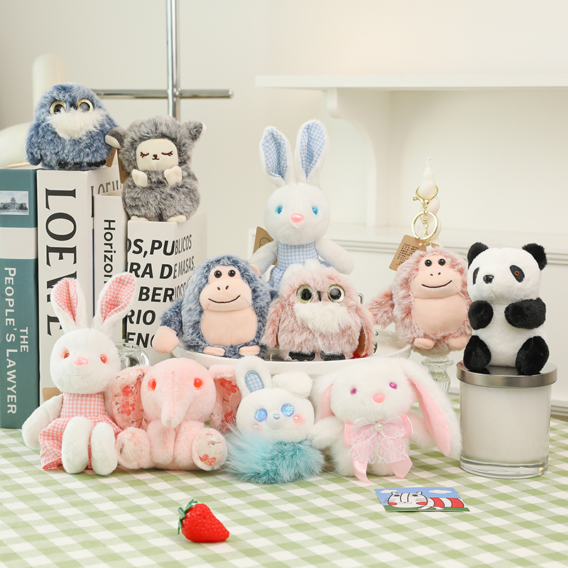 娃娃机精品公仔背包挂件毛绒玩具婚庆婚礼抛洒抓机4寸挂件钥匙扣