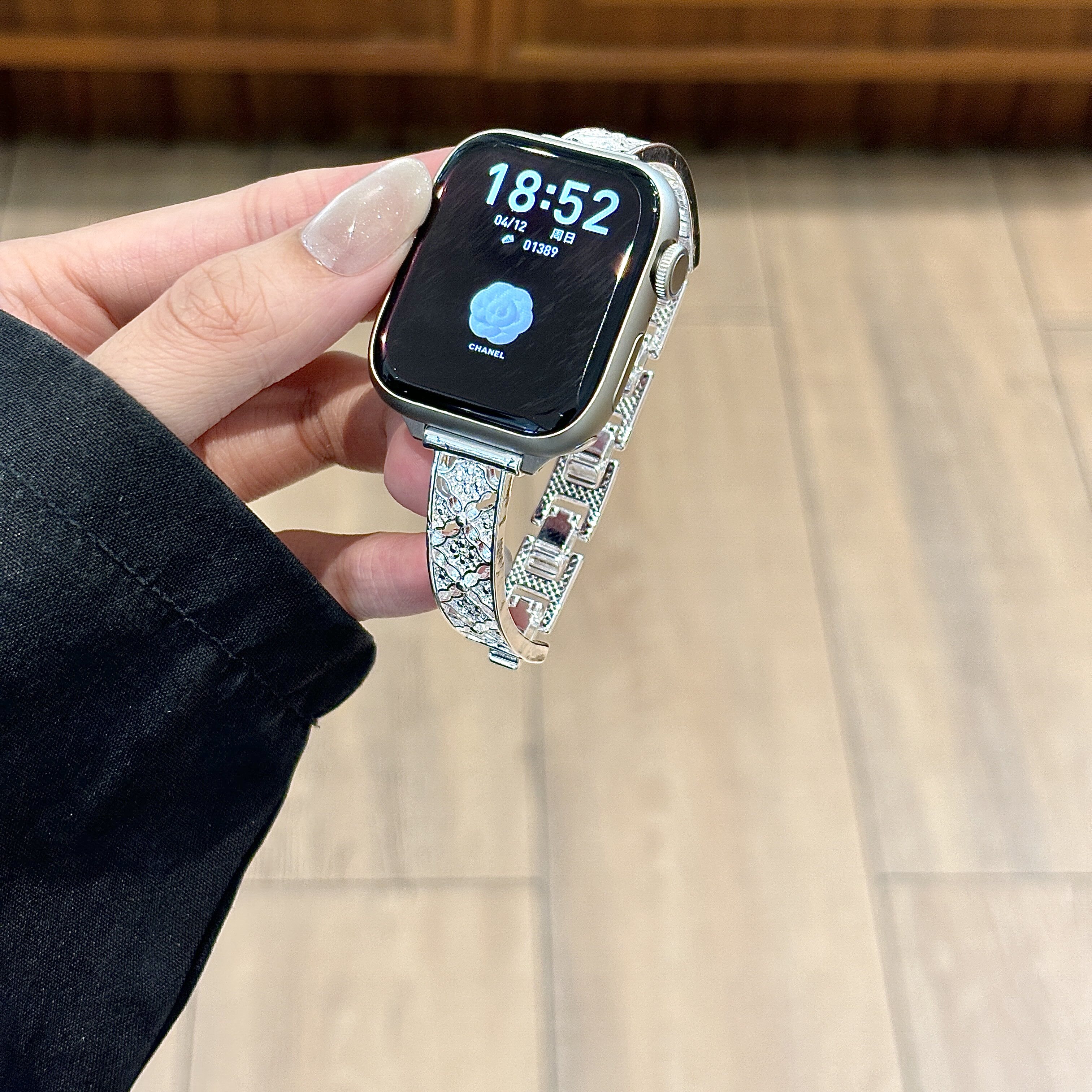 适用applewatchs11镂空花片手镯表带iwatchs9/