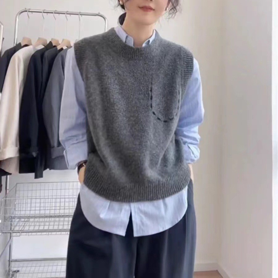 法国gentle motto灰色叠穿100羊毛针织马甲背心女新款秋圆领宽松