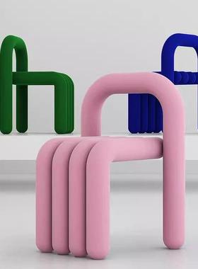 63756风网梳化妆红椅北欧靠背现代简约餐凳用设计师家ins拍照创意