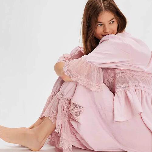 女士镂空蕾丝系带七分灯笼裤 Cutout lace lace cropped bloomers