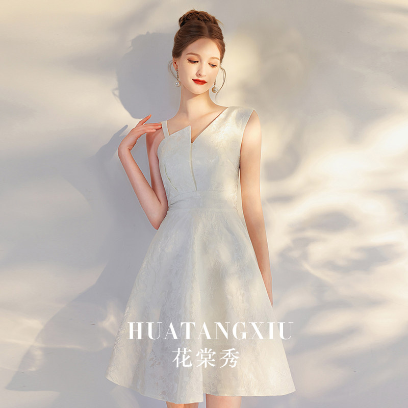 速发白色吊带生小pty小晚礼服裙日众个奢高端轻子订婚连衣裙短款
