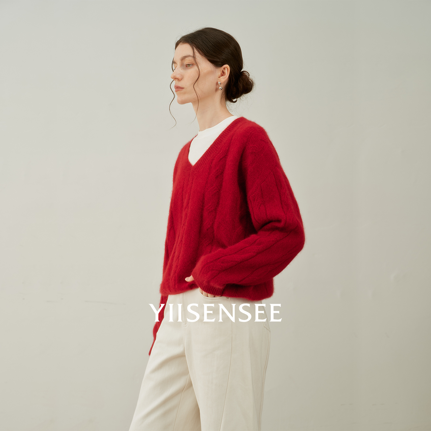YIISENSEE逸识 高品质浣熊毛美利奴绵羊毛宽松套头V领毛衣女秋冬
