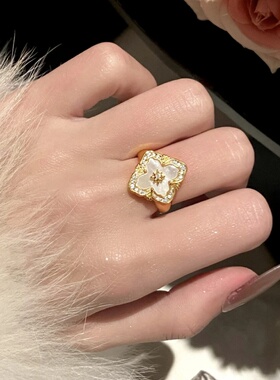 四叶草花戒指女2025新款法式贝母轻奢高级感气质名媛首饰品送女友