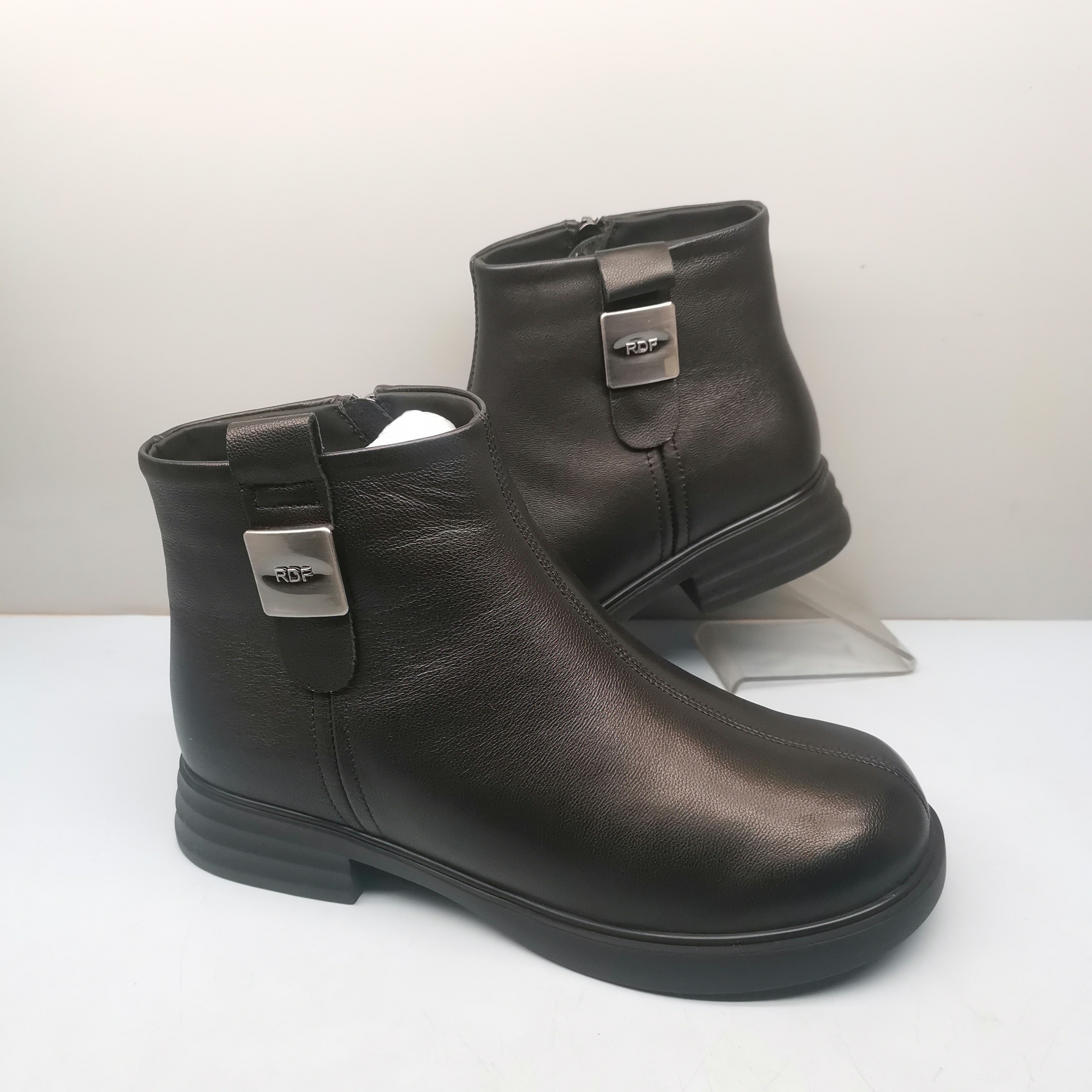 红蜻蜓短筒靴女秋冬新款CD62909131R低跟时尚休闲真皮加绒马丁靴