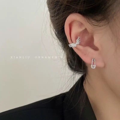 天使翅膀不对称耳钉女ins高级感气质耳饰韩国网红个性别针耳骨钉