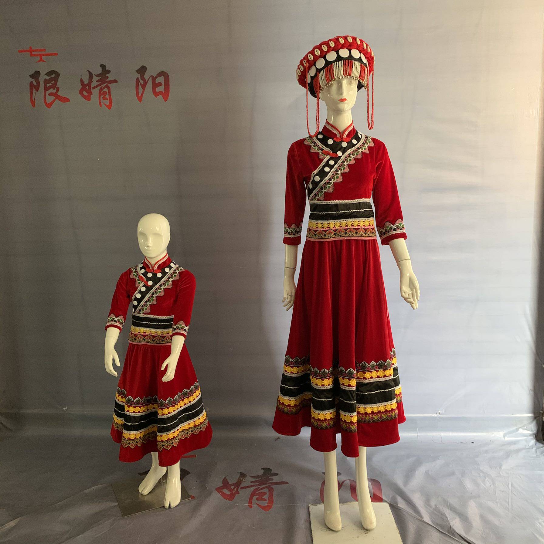 云南怒江傈僳族哦乐服饰民族服装头饰正品新款金丝绒母女亲子装服
