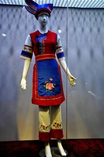 白族服装女 云南大理 白族服装女 成人 舞蹈演出服装民族服装