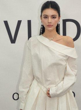 【现货】OLIVIA DUO斜肩下摆百褶衬衫裙显瘦女设计感法式收腰上衣