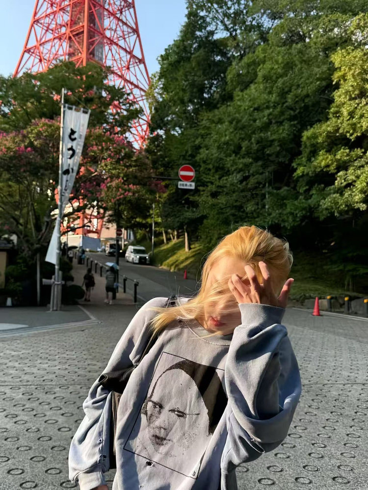 thumbnail for [Same as the stubborn owner] ERD25SS melancholic rich second generation blue rendered old washed nun crew neck sweatshirt