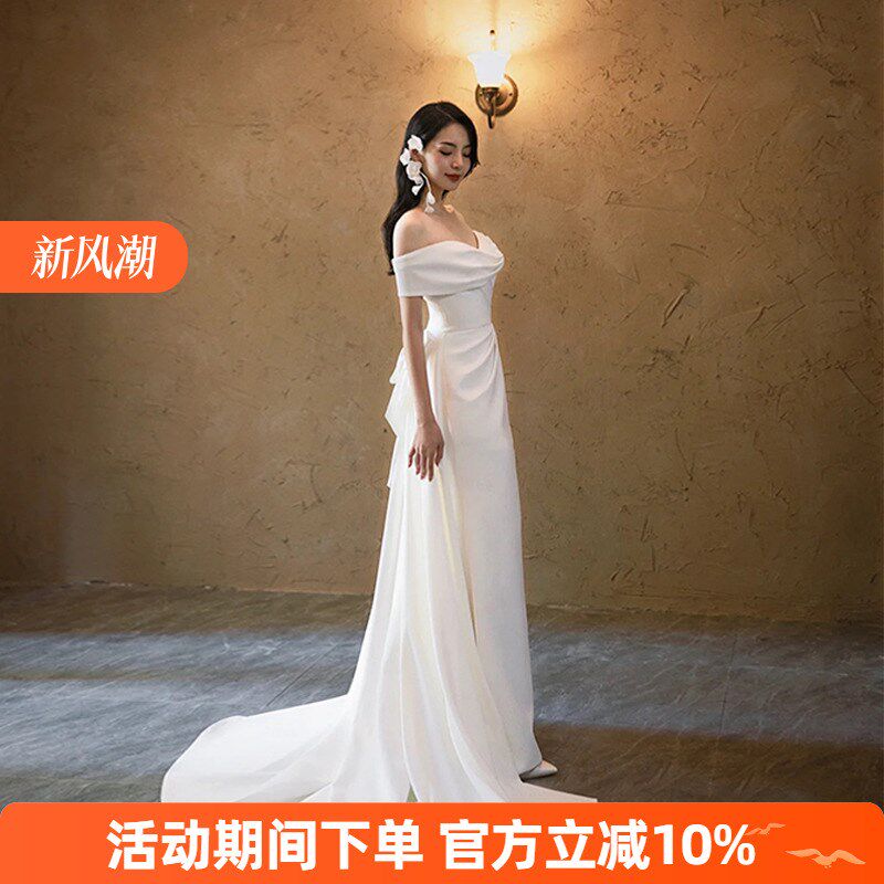 新品缎面轻婚纱宫廷赫本风新娘出门纱G白色简约鱼尾收腰一字肩晚