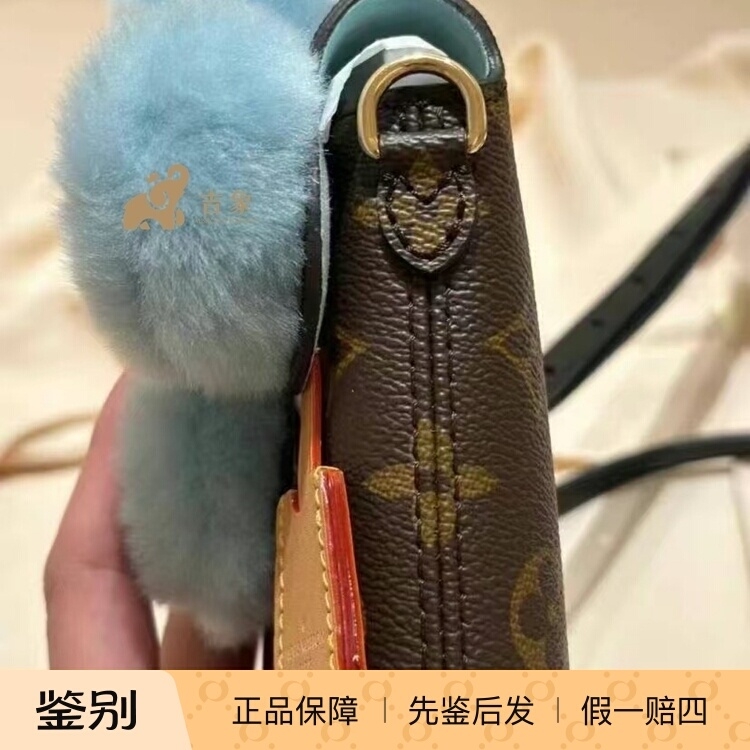 LV路易威登2024新款女包圣诞限定款VIVIENNE 手机包斜挎包M12269