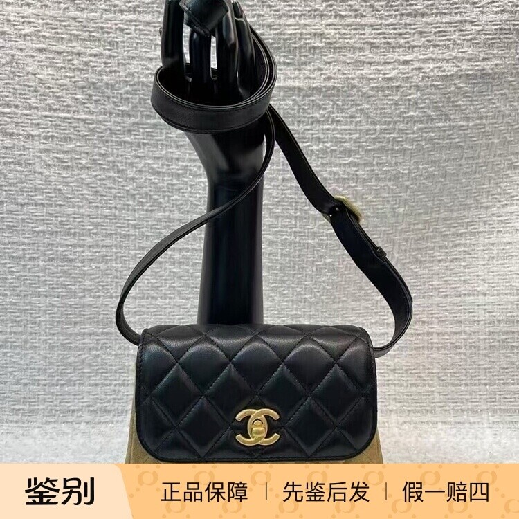 Chanel香奈儿25A新款女包米色麂皮拼黑色羊皮翻盖斜跨单肩包