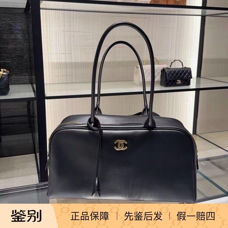 香奈儿小牛皮hobo大号手提单肩包