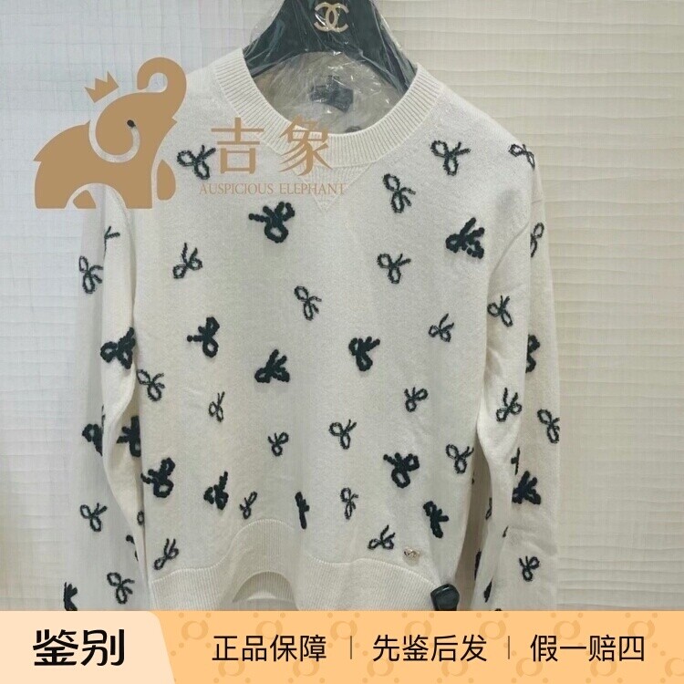 Chanel蝴蝶结白色圆领针织衫