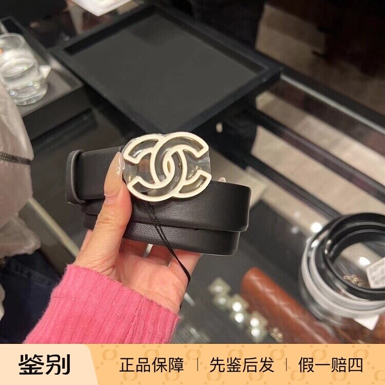 Chanel香奈儿24A新款女士白色珐琅漫画双C扣黑色牛皮腰带皮带