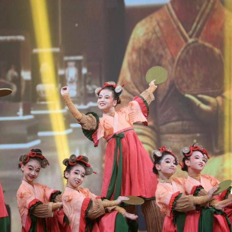 执镜佣舞蹈博物馆奇妙夜演出服中国风女童古装儿童六一表演服道具