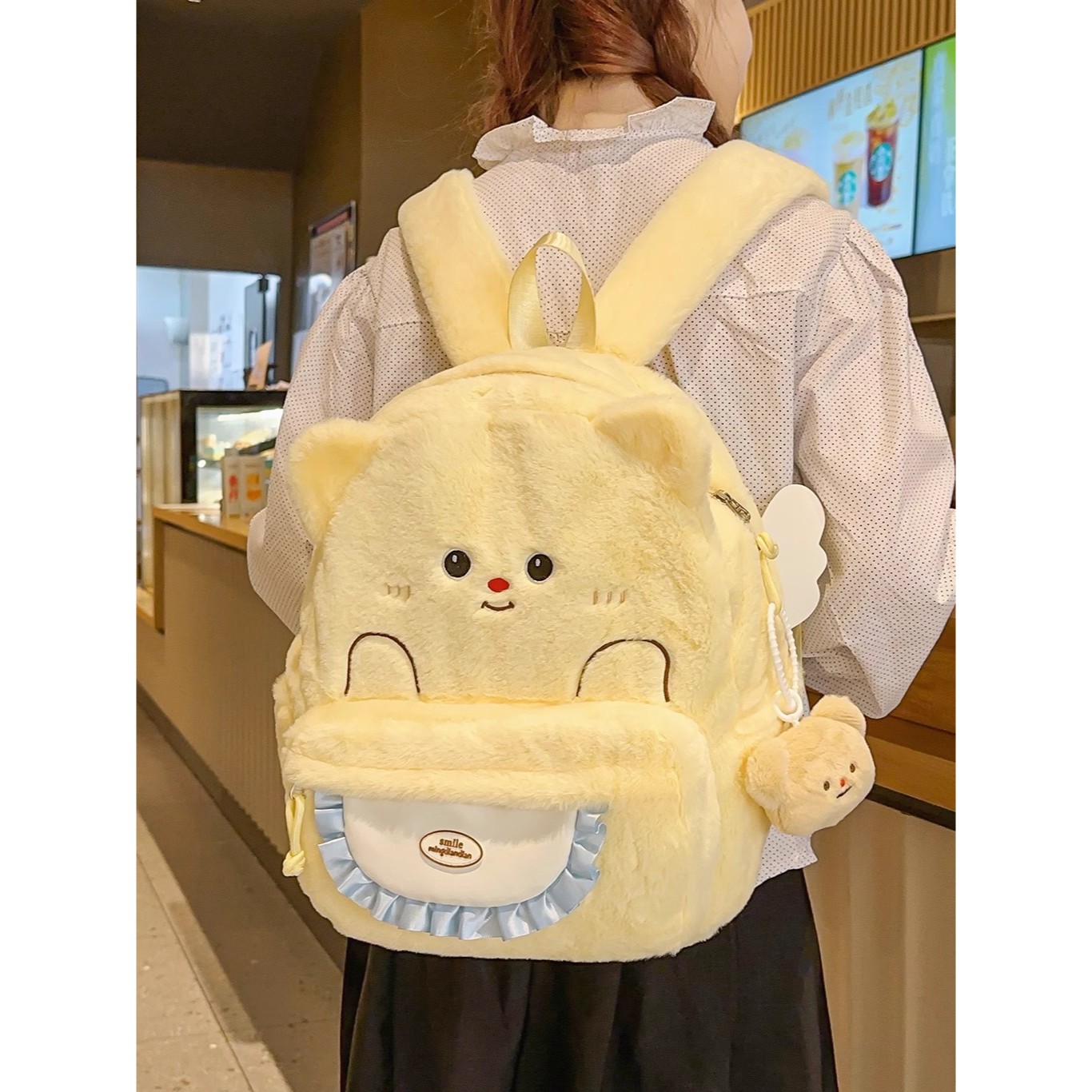 可爱小熊双肩包女2025新款卡通毛绒包包休闲出游背包软妹外出书包