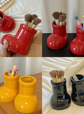 速发百新家的一【个快递】红靴子化妆刷收件桶笔筒桌面摆纳装饰品
