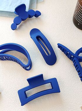 鲨鱼夹克莱因蓝抓夹大号磨砂蓝色抓夹鸭超显白蓝色发夹气质发卡