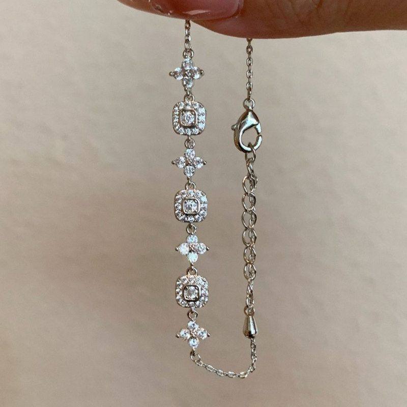 锆石轻奢可调节手饰绝美18K高级感花朵手环方形真金精致手链电镀,特色手工艺,其他,淘宝优惠券,粉丝福利购,淘宝优惠卷