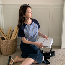 Yoe蓝色条纹刺绣短袖t恤女上衣夏季新款正肩修身小个子女款短款