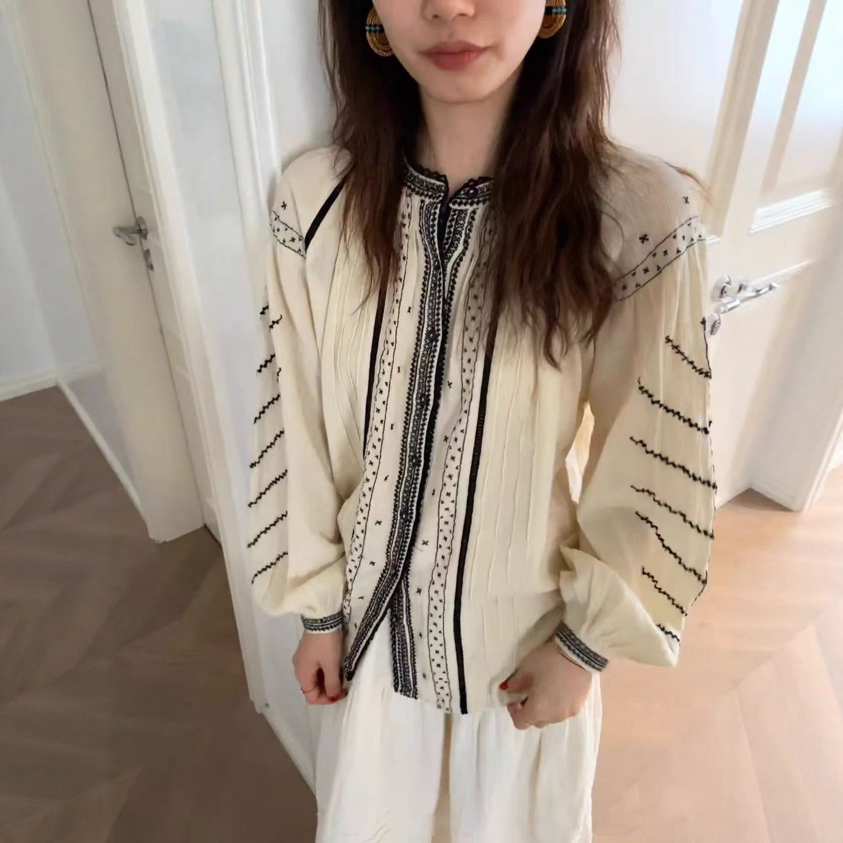 法式长袖衬衫女秋冬波西米亚风刺绣蕾丝拼接气质百搭宽松衬衫