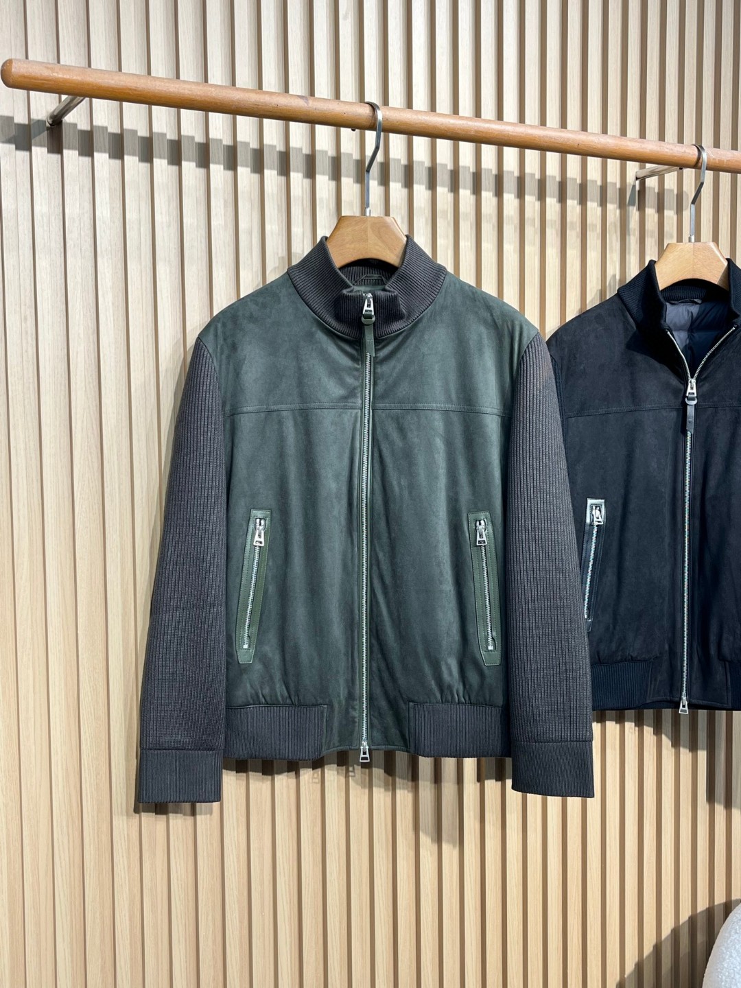 意式TF针织面料鹿皮绒拼接立领羽绒服夹克男士经典时尚拉链外套