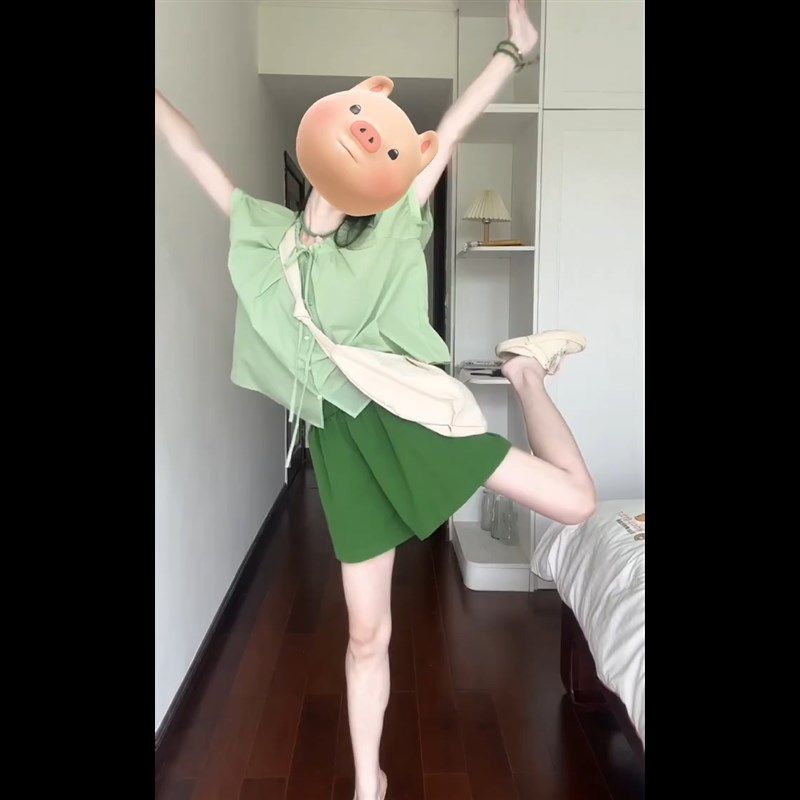 大码女装时尚洋气夏季新款可盐可甜宽松上衣显瘦阔腿短裤两件套,女装/女士精品,大码套装,淘宝优惠券,粉丝福利购,淘宝优惠卷