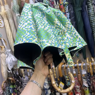 外贸单高颜值黑胶竹节绿色碎花手动二折伞晴雨两用一甩干防风雨伞