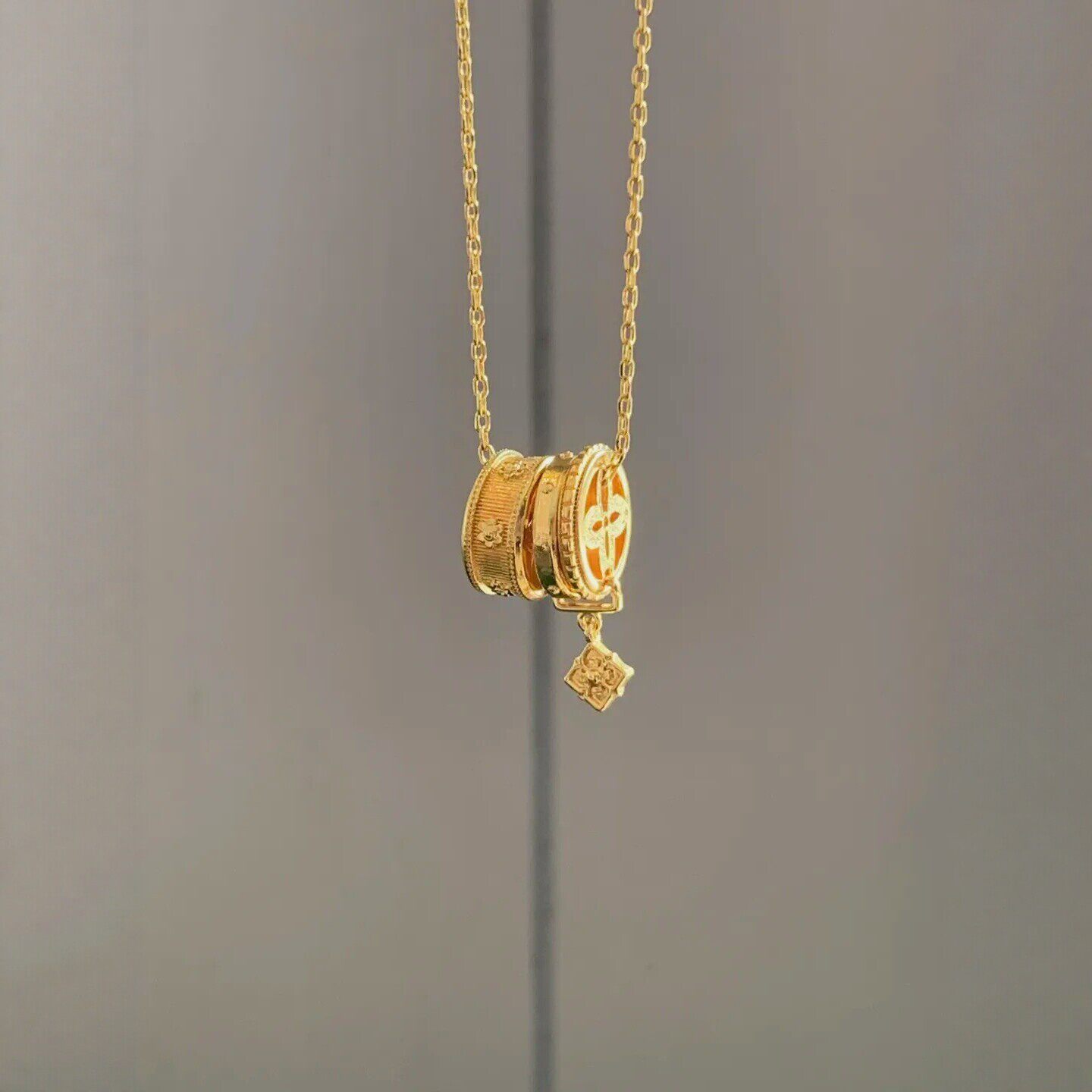 沙金不掉色双环宝相花项链轻奢小众设计饰品女感四叶草配饰