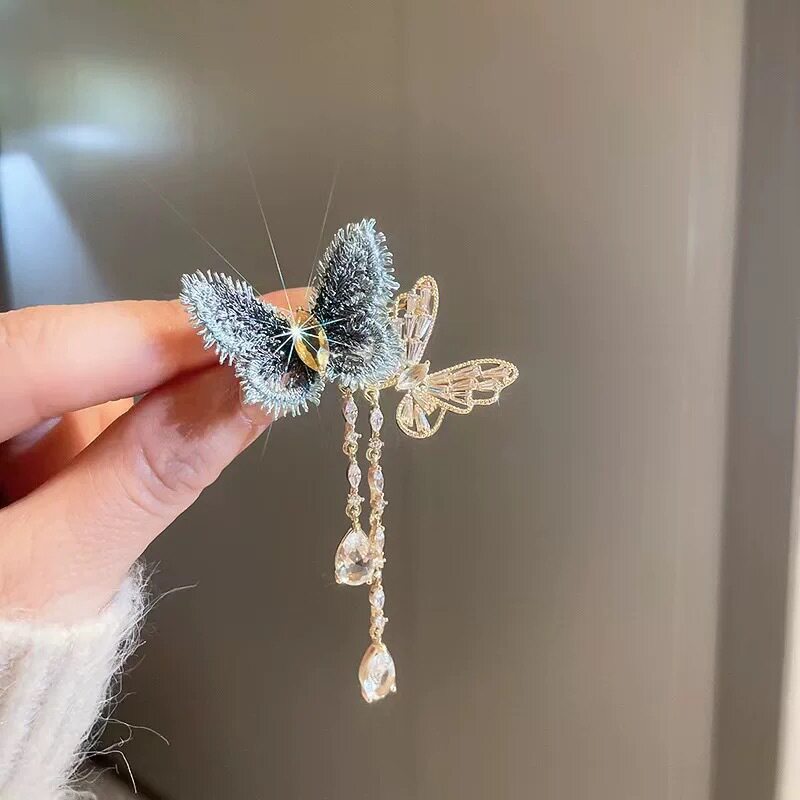 布艺蝴蝶流苏胸针感轻奢高档胸花防走光扣别针饰品衣饰配饰女