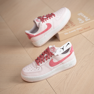 NIKE耐克空军一号情人节女鞋26新款皮面运动鞋粉色板鞋IO8755-600