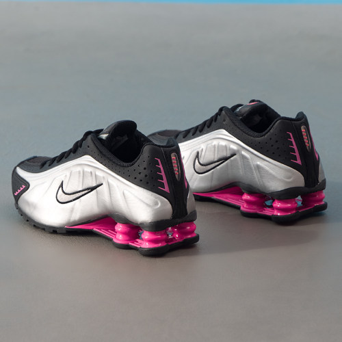 耐克（NIKE）女鞋 新款秋冬运动鞋SHOX R4健身训练缓震耐磨轻