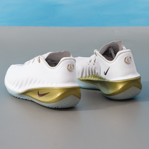 耐克NIKE马年男女实战篮球鞋春季新款抗扭NIKE G.T. CUT 4 运动鞋