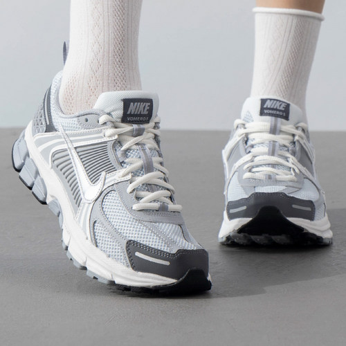 Nike耐克女鞋大童鞋官方正品休闲鞋25冬季新款VOMERO运动鞋老爹鞋