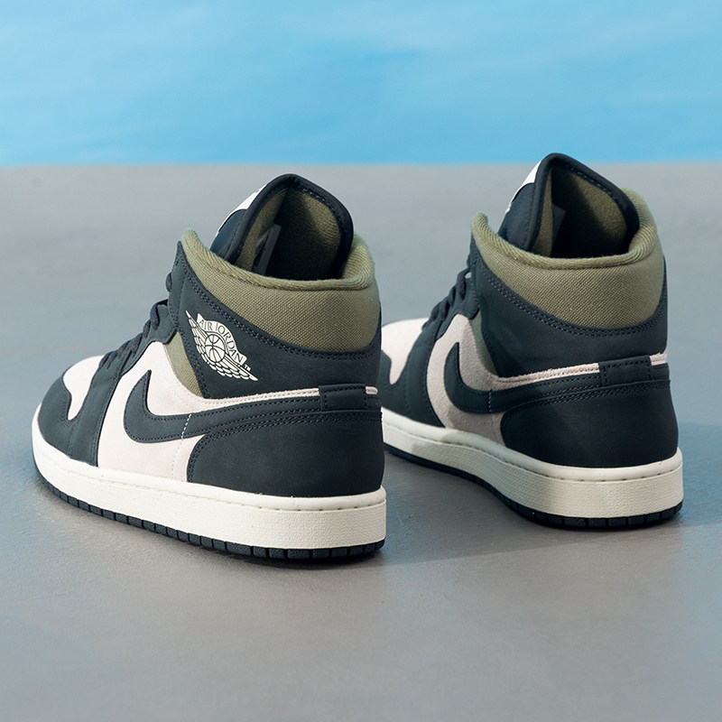 Nike耐克男鞋冬季新款AIR JORDAN 1休闲鞋经典板鞋AJ1运动鞋