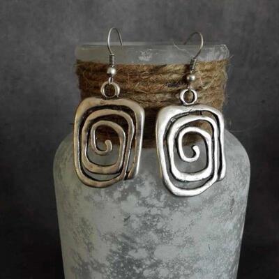 Vintage Ethnic Antique Metal Drop Earrings for Women Punk Je