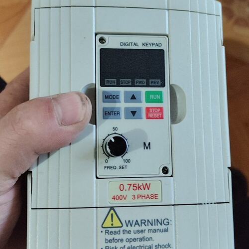 议价B变频器V11-0R75T3V110R75T3V11-0R75-T3V11-0R75T-3