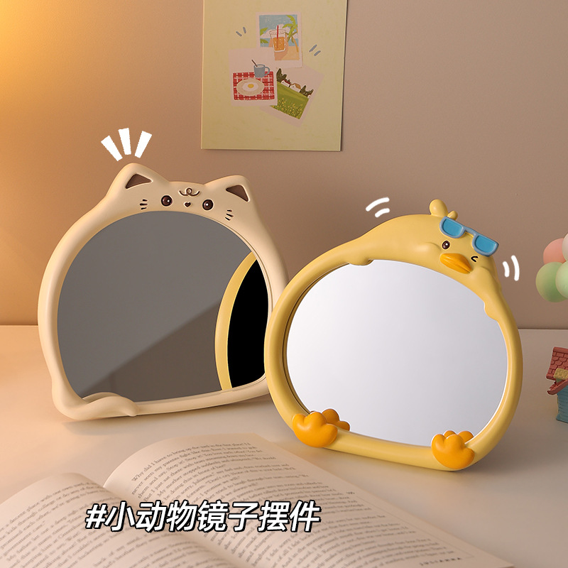 可爱猫咪镜子摆件梳妆化妆镜可立式办公桌面拍照布置装饰生日礼物