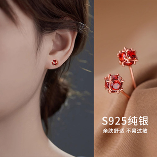925纯银孔明锁耳钉女红色锆石养耳洞耳环2024年爆款复古百搭耳饰