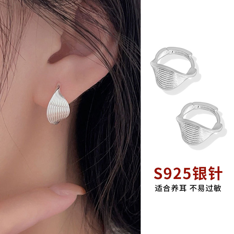 S925银针磨砂扭曲耳环女轻奢高级感耳饰设计感小众复古耳钉港风夏
