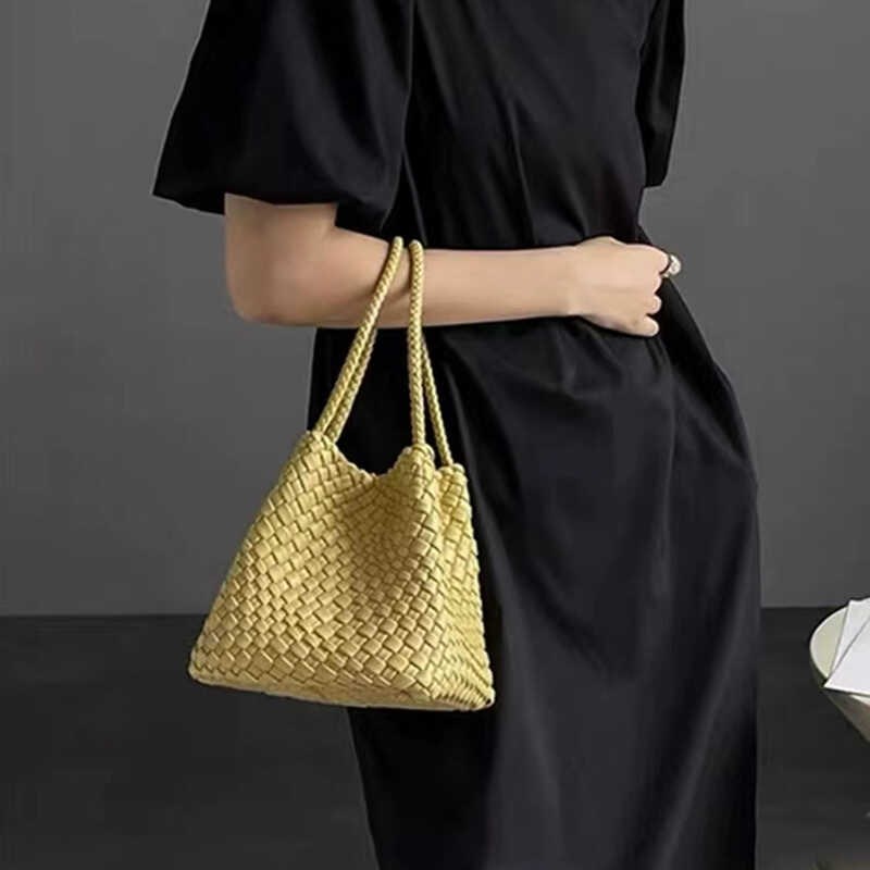 韩国小众手工编织包女2025春夏新款精致高级感水桶包大容量手提包