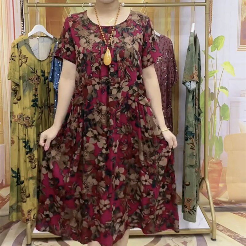 加肥加大妈妈碎花短袖连衣裙中长裙宽松遮肚子过膝大摆裙套头舒适
