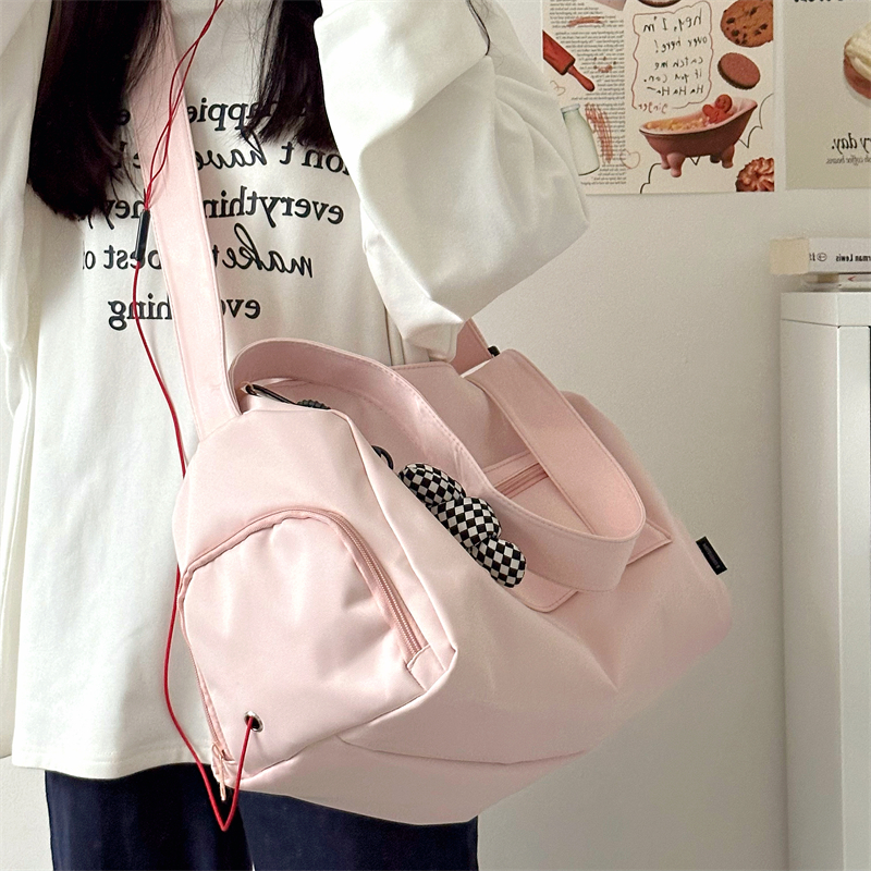 轻便型防水旅行包女运动瑜伽单肩斜挎包男游泳健身包篮球收纳背包