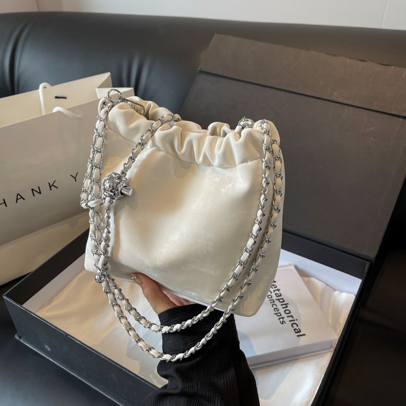 超火小包包女式2025新款今年流行爆款链条水桶小包百搭单肩斜挎包