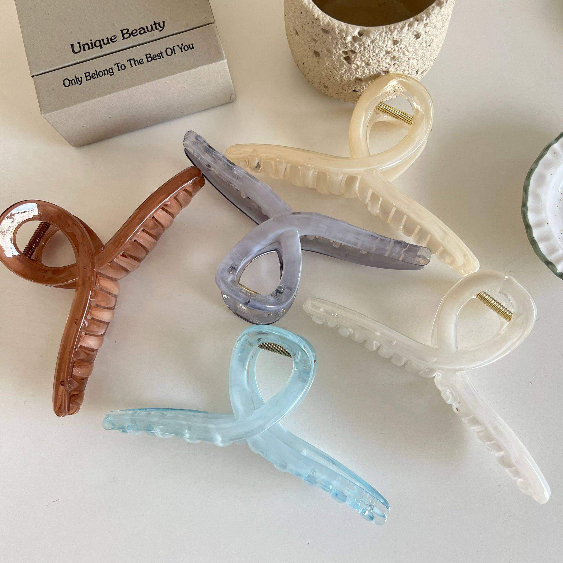 新款纯色亮面又字抓夹时尚百搭后脑勺鲨鱼夹外出简约发爪发饰,饰品/流行首饰/时尚饰品新,发饰,淘宝优惠券,粉丝福利购,淘宝优惠卷