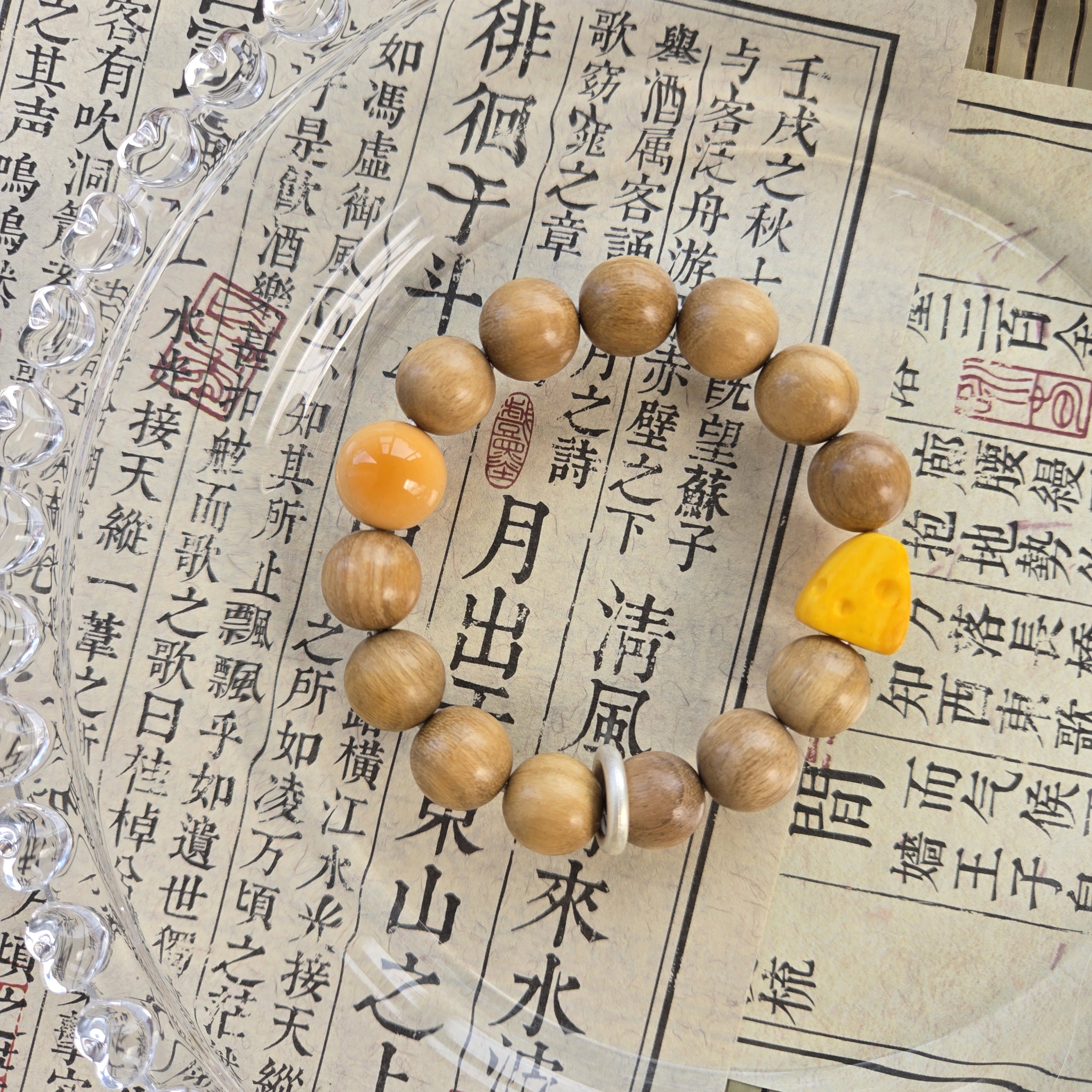 原创天然奶香木手串女可爱缅甸黄玉鹿角根付奶酪足银跑环文玩手链