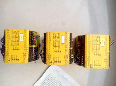 皮尔兹安全继电器 PNOZ X10.11P 777750 实物拍摄