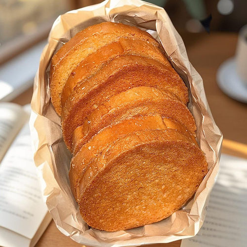 一口酥脆！黄油脆吐司